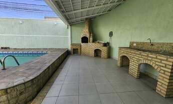 Imagem 3: Casa seminova ampla com piscina e área gourmet! Aceita financiamento