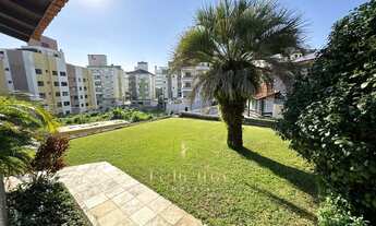 Imagem 2: Casa com 4 Dormitórios (2 Suítes) no Bairro Abraão Florianópolis/SC