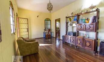 Imagem 7: Casa à Venda - Sagrada Família, 4 Quartos, 400 m2