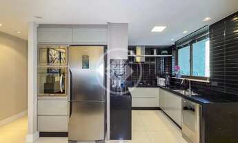 Imagem 6: Apartamento com 2 suítes e 2 vagas semi mobiliado nas Mercês em frente a Praça 29 de Março