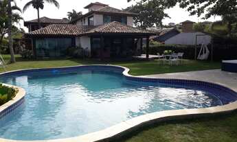 Imagem 4: Casa de temporada com 5 suítes, pé na areia, fora de Condomínio na Ferradura