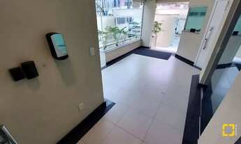 Imagem 3: Apartamento com 02 sacadas em São José