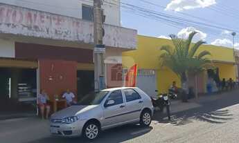 Imagem 2: Casa comercial estilo sobrado para venda no bairro Laranjeiras