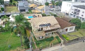 Imagem 4: Casa de Alvenaria - Venda - 03 dormitórios - 294m2 - Mobiliada - Piscina - Rua Pedro Moret