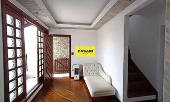 Imagem 2: Sobrado para Locação com 3 Dormitórios, Varanda e 2 Vagas em Rua Sem Saída