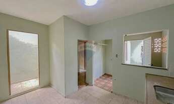 Imagem: Casa à Venda com 2 Quartos, 69,10 m²