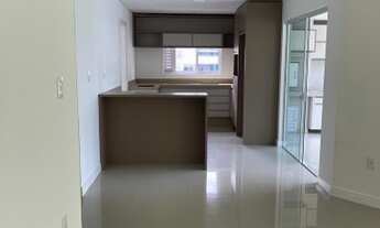 Imagem 2: Há 200 metros do mar!! Linda vista! Em Meia Praia - Itapema - SC