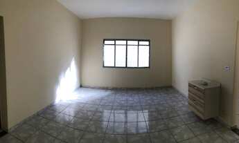 Imagem 3: Casa para aluguel possui 150 metros quadrados com 4 quartos, sendo três dormitórios e uma