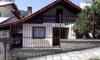 Imagem: Casa linear com 4 qtos(1 ste)tem 200 metros