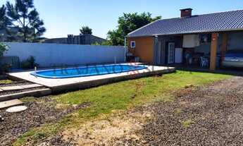 Imagem 6: Bela residência com quiosque e piscina, 122m², localizada no Baln. Quatro Lagos - Arroio d