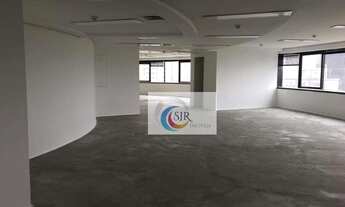 Imagem 5: Uma das construções mais tradicionais e emblemáticas de São Paulo. Ao mesmo tempo, o proje