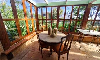 Imagem 3: Casa Cinematográfica de condomínio para venda possui 500 metros quadrados com 3 casas no t