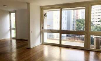 Imagem 2: Oportunidade! Apartamento de 213m2 com varanda,2 vagas nos Jardins