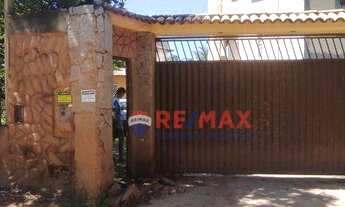 Imagem: Prédio com 5 amplos apartamentos já a