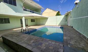 Imagem 5: Casa seminova ampla com piscina e área gourmet! Aceita financiamento