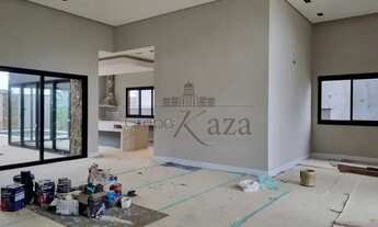 Imagem 3: Casa em Condomínio - Urbanova -Colinas do Paratehy Norte - 4 Dormitórios - 300m²