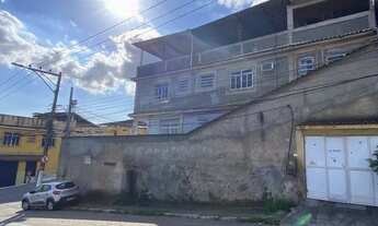 Imagem: Prédio de esquina com 2 casas em Caxias