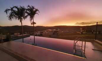 Imagem 7: Casa de condomínio para venda tem 405 metros quadrados com 4 quartos