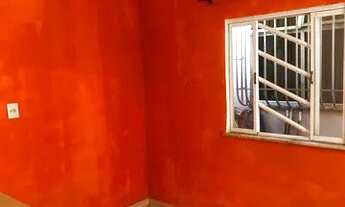 Imagem 3: Aluga-se kitnet Casa com 1 banheiro