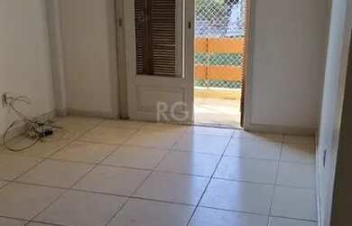 Imagem 16: Apartamento de dois dormitórios, dois banheiros e duas vagas de garagem no bairro Floresta