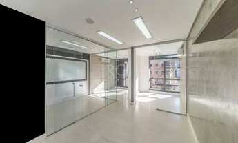 Imagem: Sala comercial duplex com terraço para