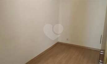 Imagem 7: Casa térrea, totalmente reformada, localizada em rua tranquila