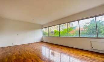 Imagem 2: Na 2a. Quadra da Praia do Leblon (Pé na Areia) Abaixo do Preço para Reforma! 180 m² 4 Qu