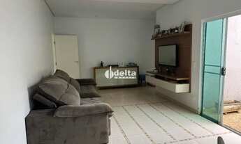 Imagem 2: Casa em condomínio com 3 suítes disponível para venda no bairro Jardim Inconfidência em Ub