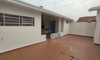 Imagem 2: Casa com 3 Quartos no Núcleo Residencial Presidente Geisel Com Churrasqueira