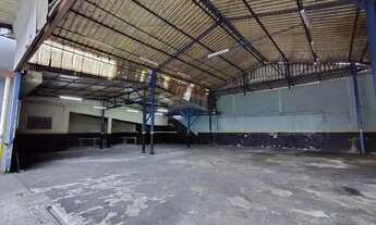 Imagem 2: Galpão com 950m² na Av. Industrial Localização Estratégica e Estrutura Completa