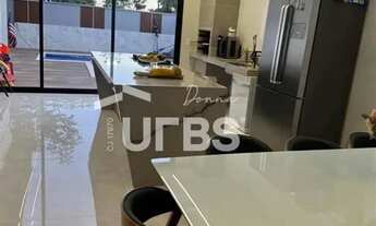 Imagem 6: Casa térrea à venda na Primeira Etapa, 4 quartos, 3 suítes, 4 vagas, fundo para mata