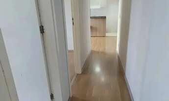 Imagem 5: Apartamento com 2 dormitórios, sala com sacada e garagem coberta