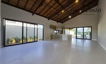 Imagem 2: Casa de Alto Padrão com 4 Quartos no Condomínio Arquipélago de Manguinhos