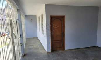 Imagem 3: CASA COM EDICULA PROXIMO AO CENTRO