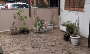 Imagem 3: Prédio comercial no bairro Petrópolis de 3 pavimentos e 2 vagas