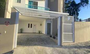 Imagem: Sobrado triplex no bairro Água Verde