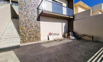 Imagem 2: Linda Casa com Arquitetura Moderna para Venda