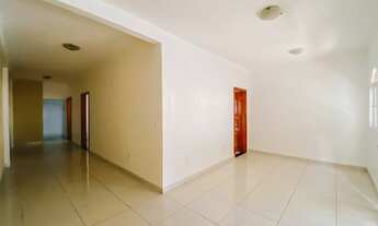 Imagem 2: Casa de esquina 3 quartos, 2 banheiros, quintal amplo. Guar I QE 07