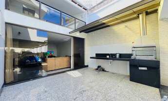 Imagem 2: MARAVILHOSA CASA COLONIAL COM ACABAMENTO DE ALTO PADRÃO- 04 QUARTOS