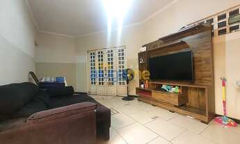 Imagem 4: Ref.: 6080 - Casa em Mirassol na Avenida Tarraf com 4 dormitórios, 2 banheiros, piscina e