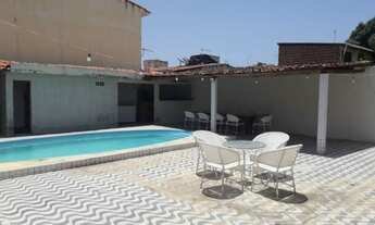 Imagem 4: Casa com piscina 4 quartos