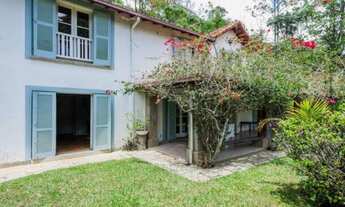 Imagem 2: Casa para venda com 400 metros quadrados com 6 quartos