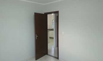 Imagem 5: Casa 2 quartos, quintal gramado e garagem coberta