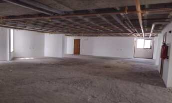 Imagem 2: Sala ampla com 232,77m², 7 vagas de garagem no Edf. Salvador Office e Pool