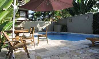 Imagem 2: CASA EM CONDOMÍNIO FECHADO COM 3 SUÍTES SALAS EM 4 AMBIENTES, COZINHA AMERICANA