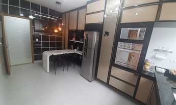 Imagem 7: Térrea para venda tem 230 metros quadrados com 3 quartos em Embaré - Santos - SP