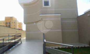 Imagem 2: São seis sobrados novos