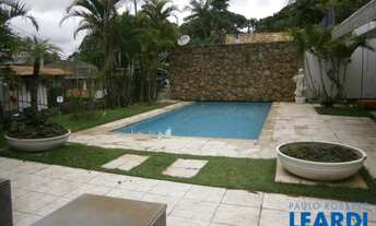 Imagem: CASA ASSOBRADADA - REAL PARQUE - SP