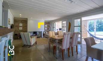 Imagem: BC Imóveis vende imponente casa semimobiliada