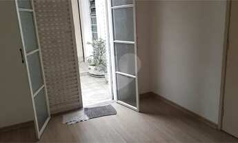 Imagem 6: Casa térrea, totalmente reformada, localizada em rua tranquila